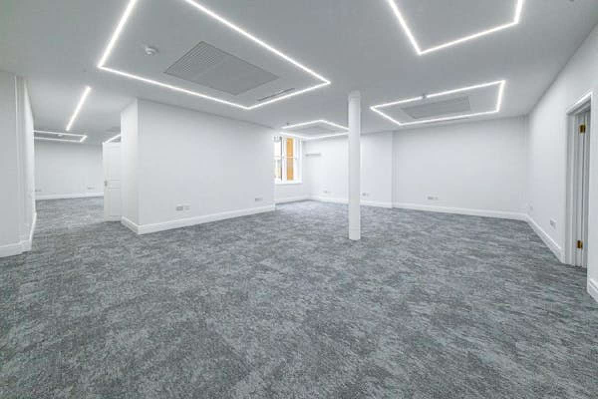 Office in London - photo 4