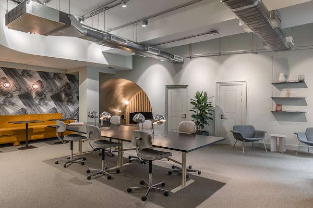 Office in London - photo 3