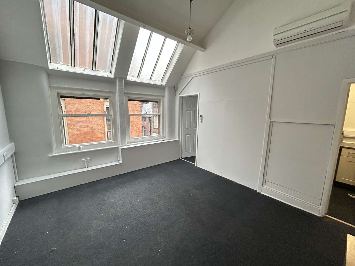 Office in Salford - photo 3