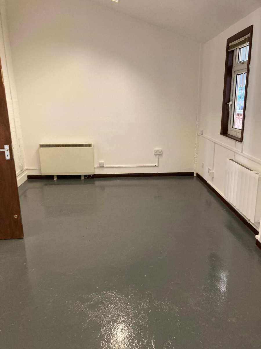 Office in Wing - photo 2