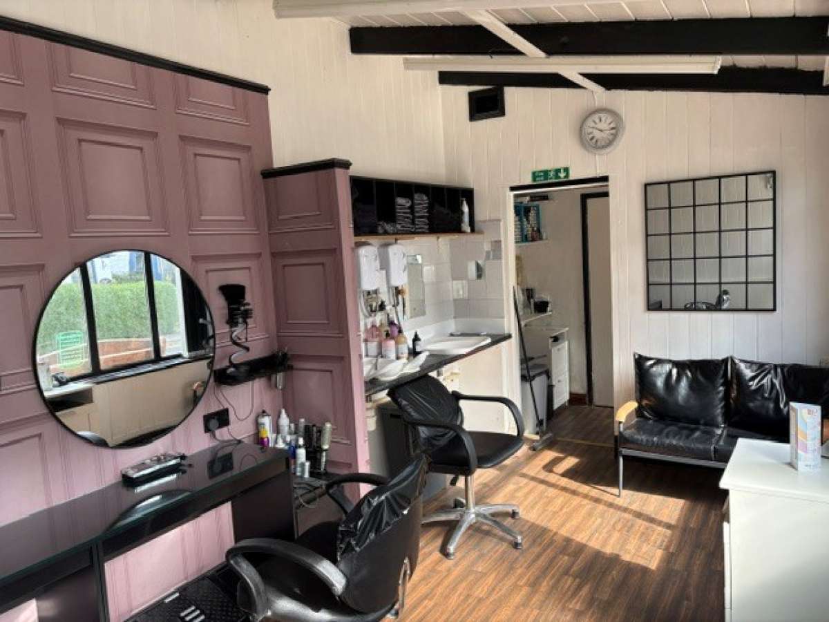 Office in Kings Stanley - photo 3