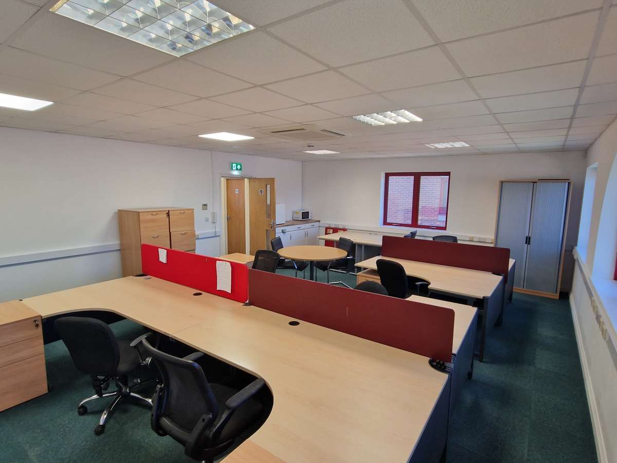 Office in Pride Park - photo 4