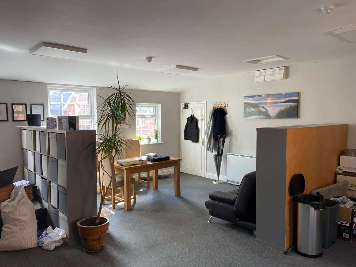 Office in Market Harborough - photo 2