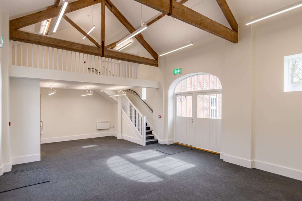 Office in Wimborne - photo 2