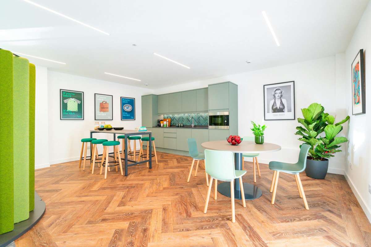 Office in Reigate - photo 4