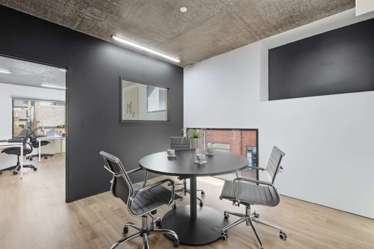 Office in London - photo 4