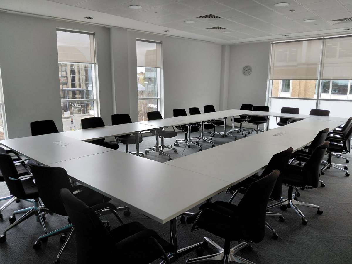 Office in Crawley - photo 3
