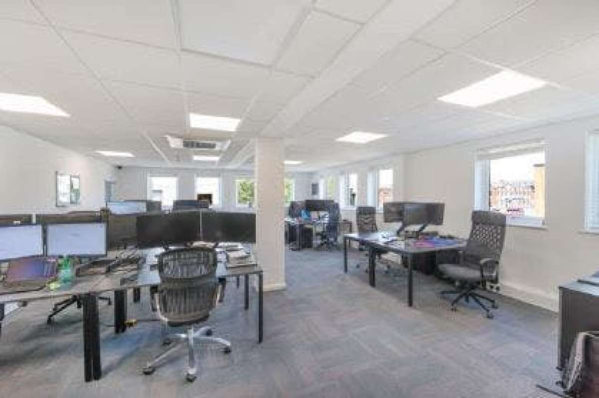 Office in Grays - photo 3