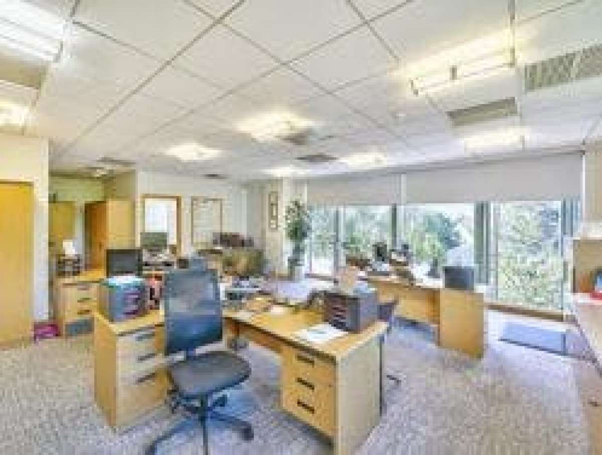 Office in Dartford - photo 3
