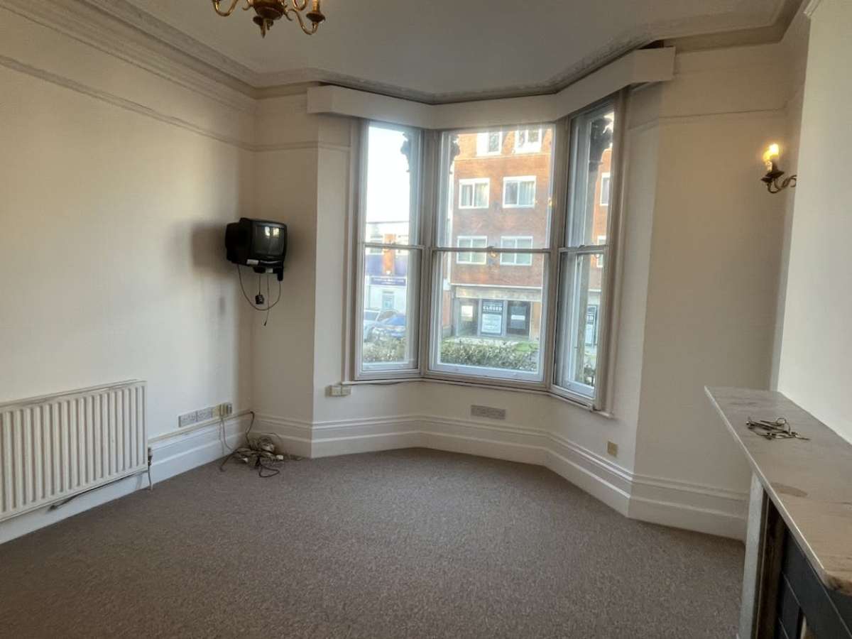 Office in Winchester - photo 3
