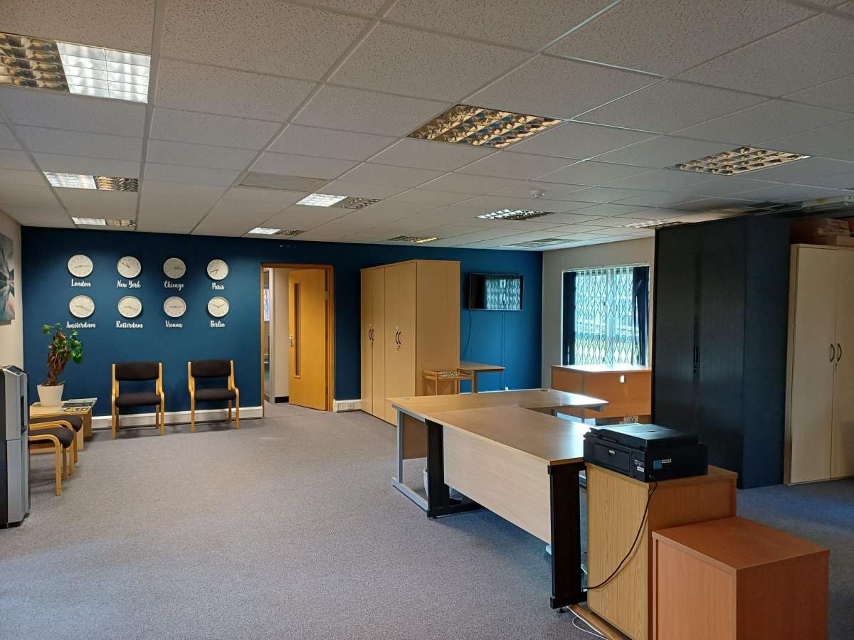 Office in Market Harborough - photo 2