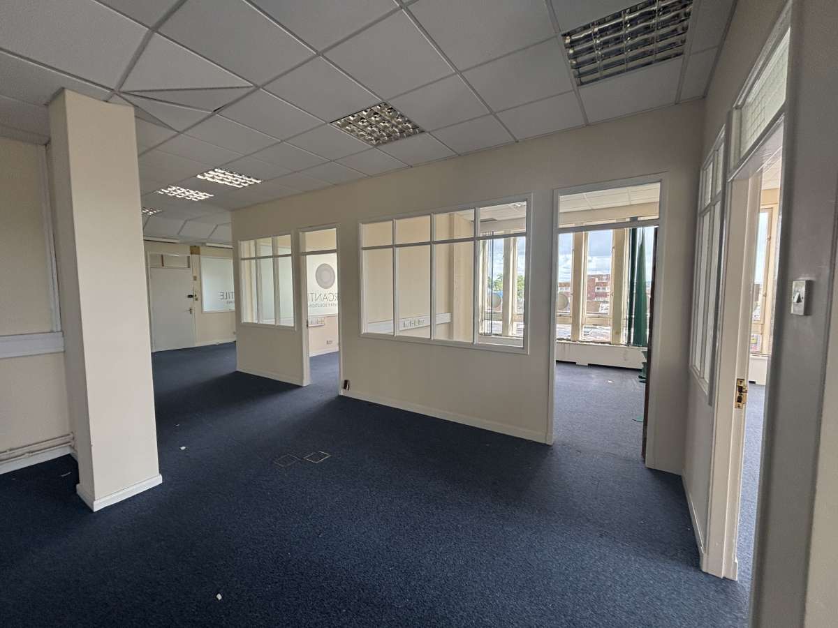 Office in Kilmarnock - photo 3