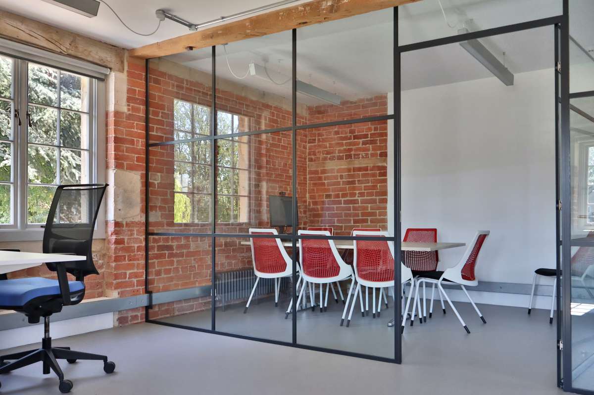 Office in Holt - photo 2