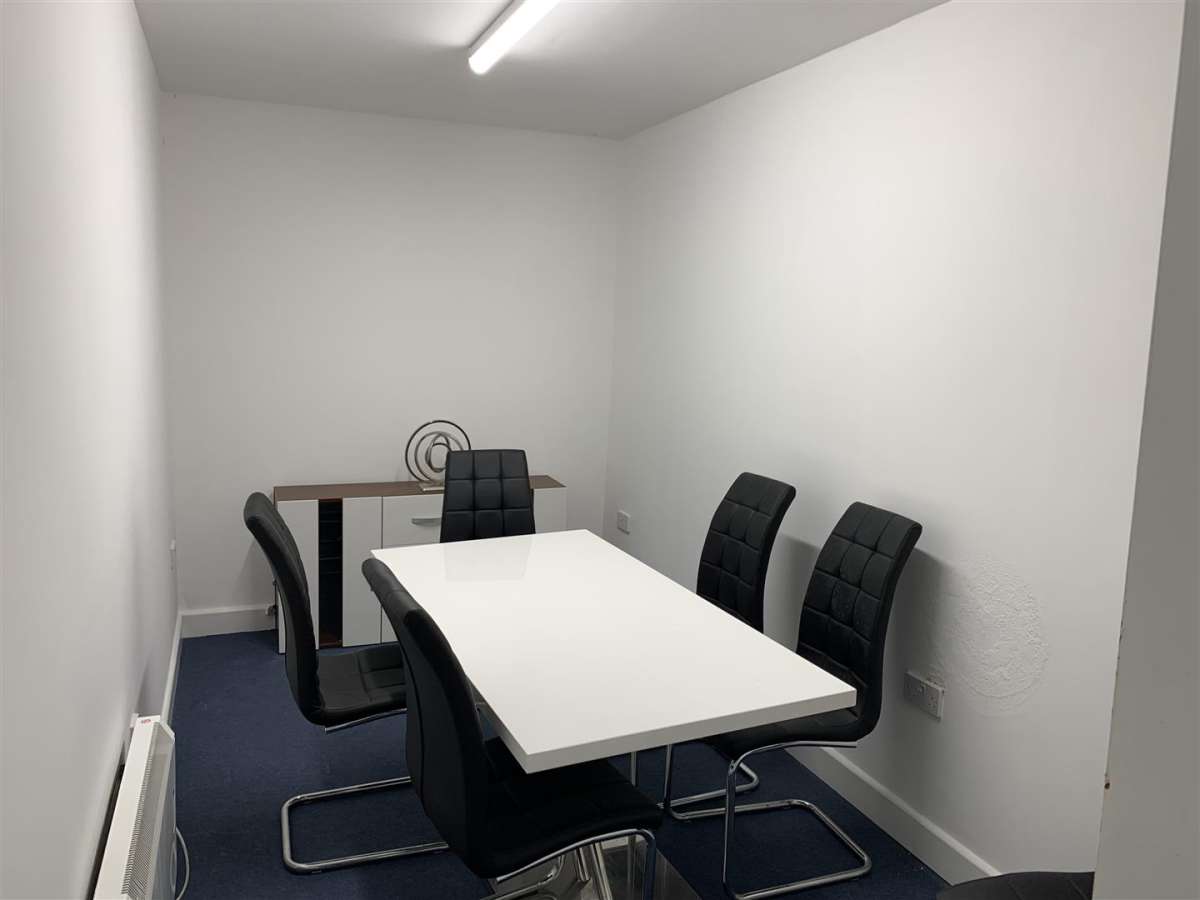 Office in Melton Mowbray - photo 3