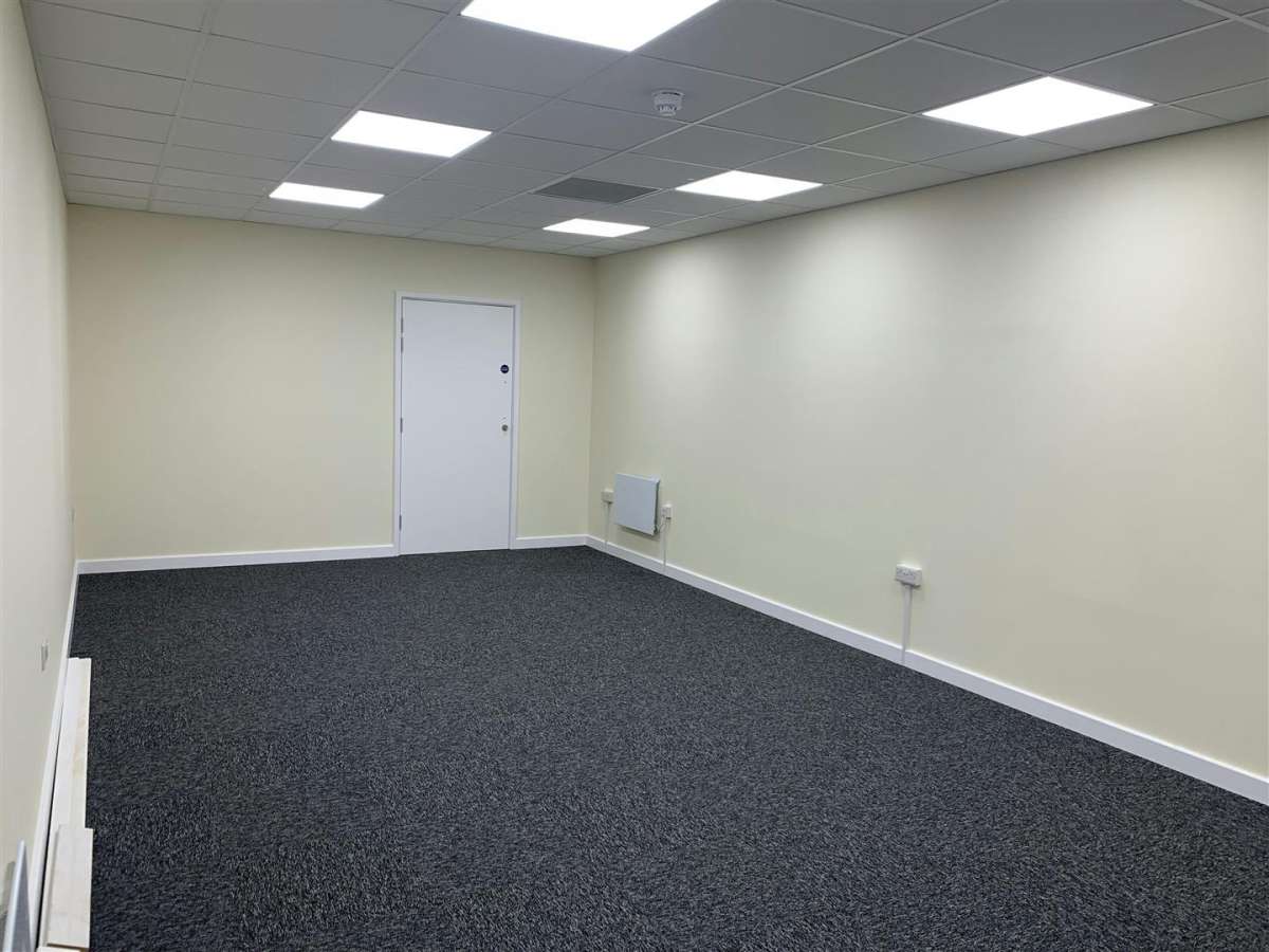 Office in Stamford - photo 2
