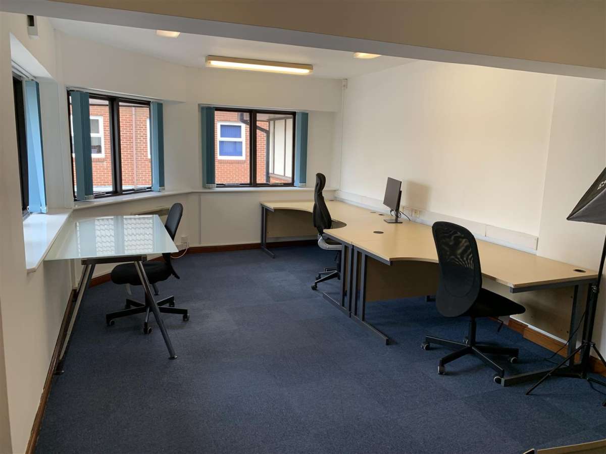 Office in Loughborough - photo 2