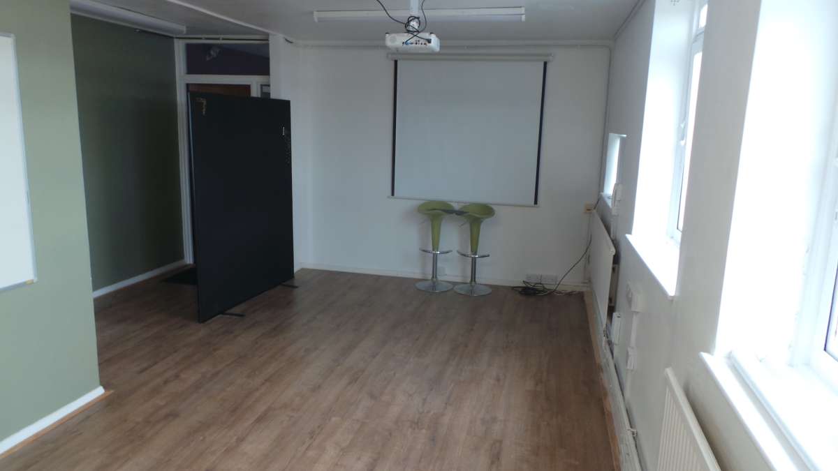 Office in Ashford - photo 2