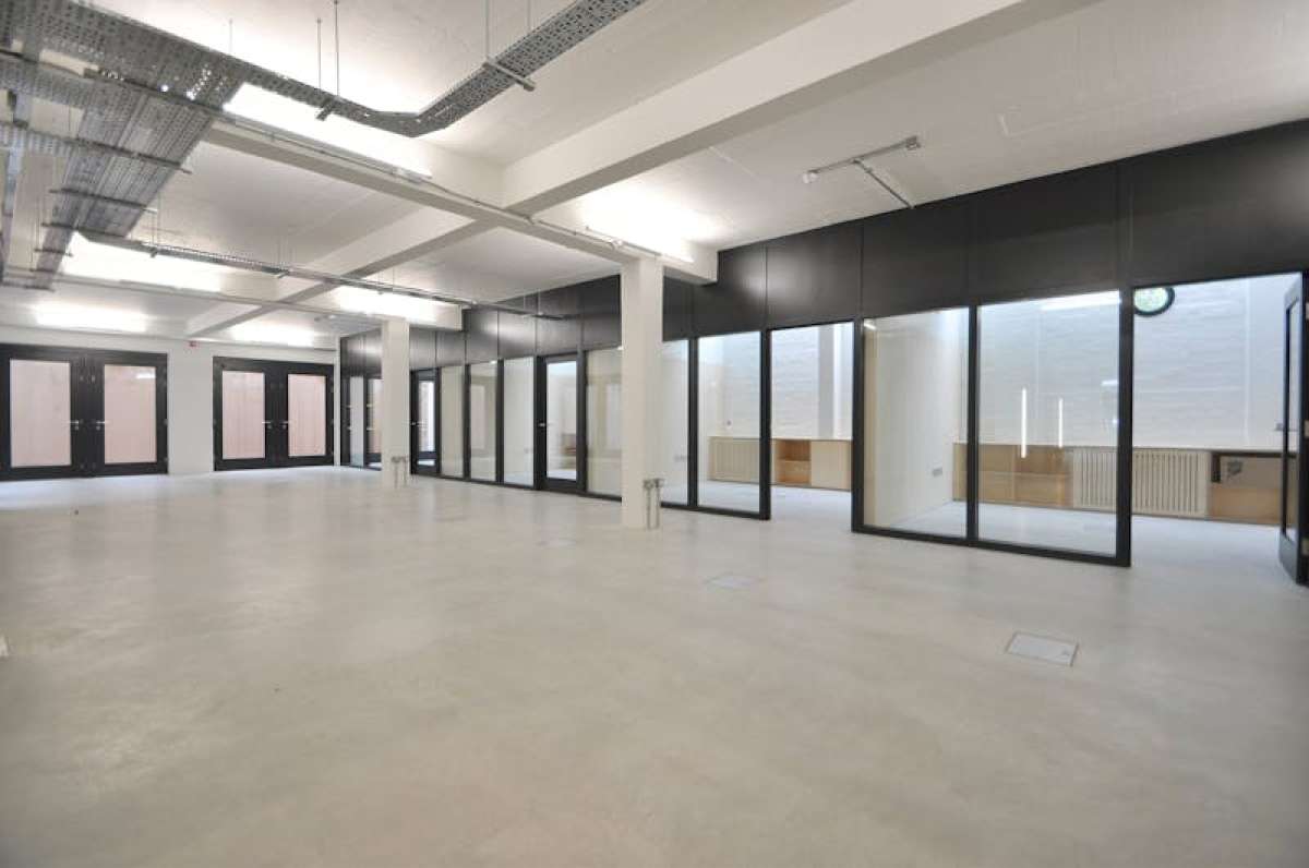 Office in London - photo 4
