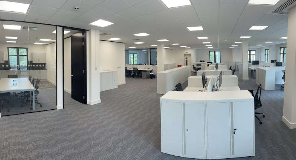 Office in Camberley - photo 4