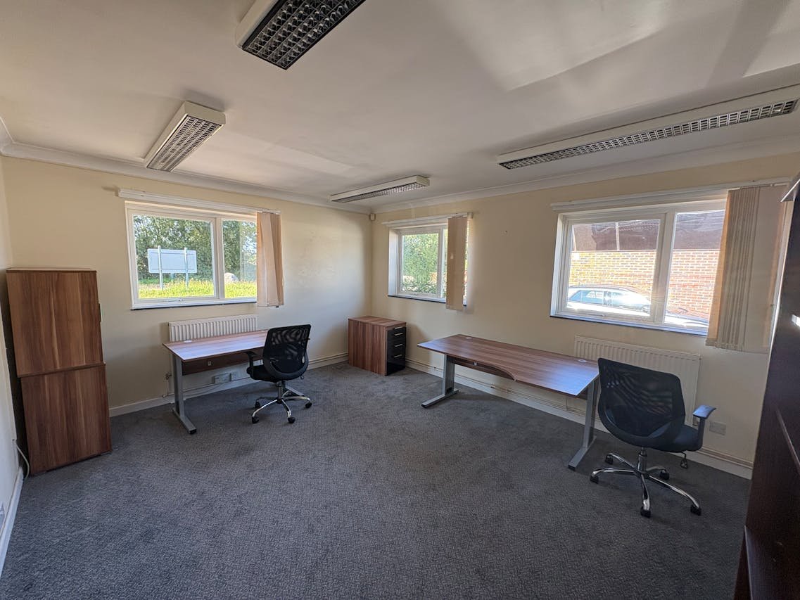 Office in Swanmore - photo 3