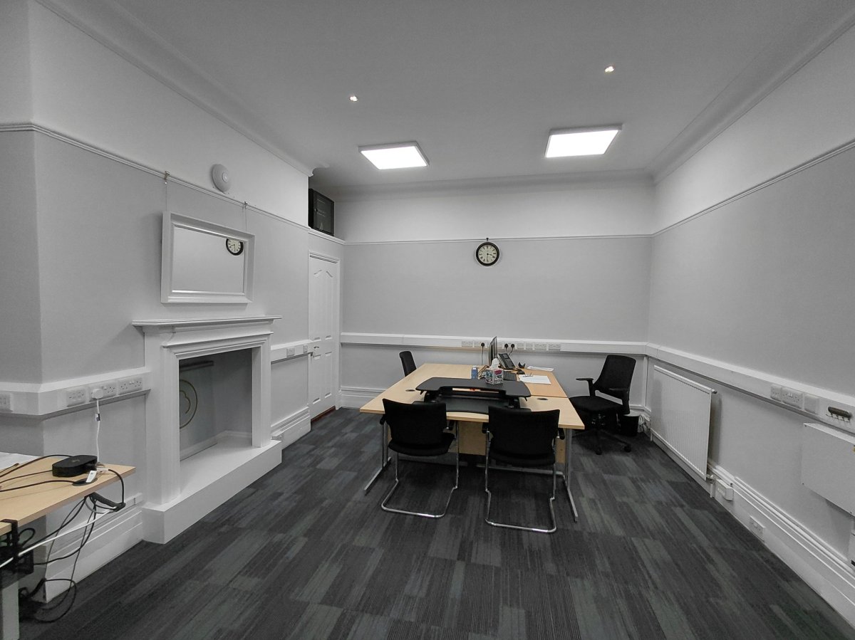 Office in Westerham - photo 4