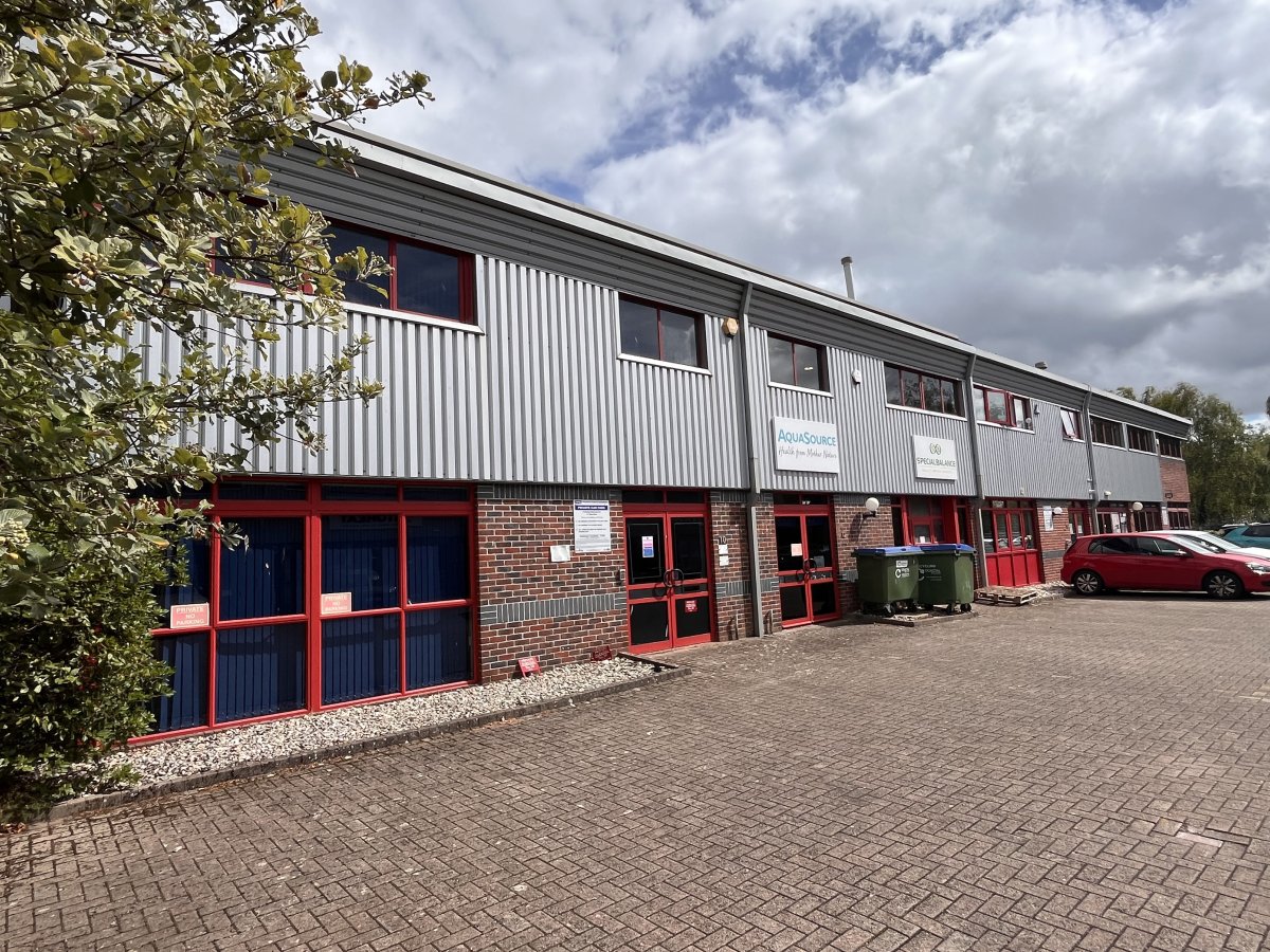 Office in Marsh Barton Trading Estate - photo 4