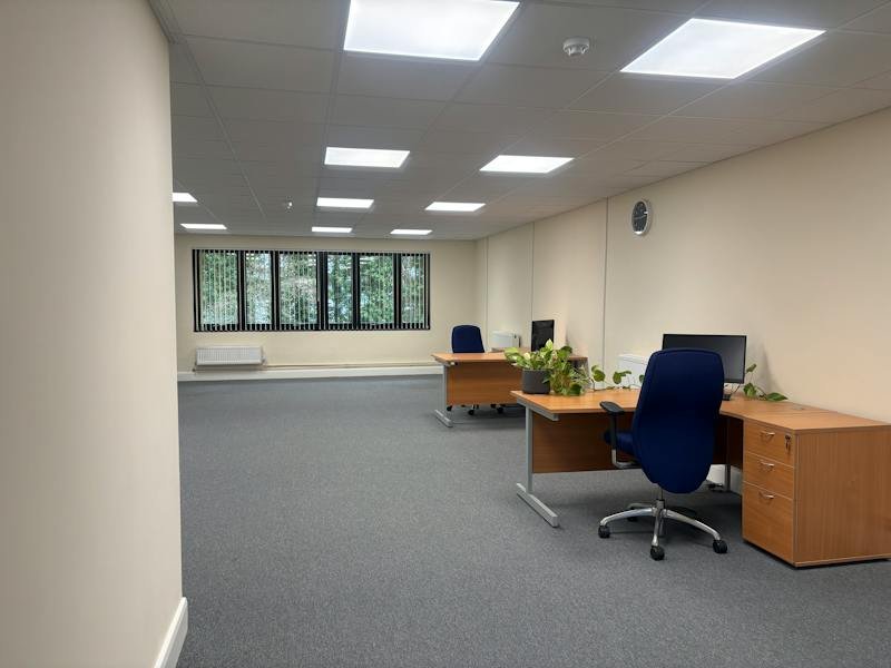 Office in Bordon - photo 2