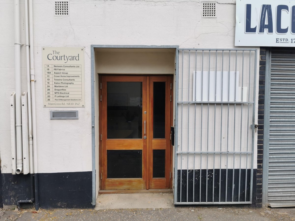 Office in Great Yarmouth - photo 4
