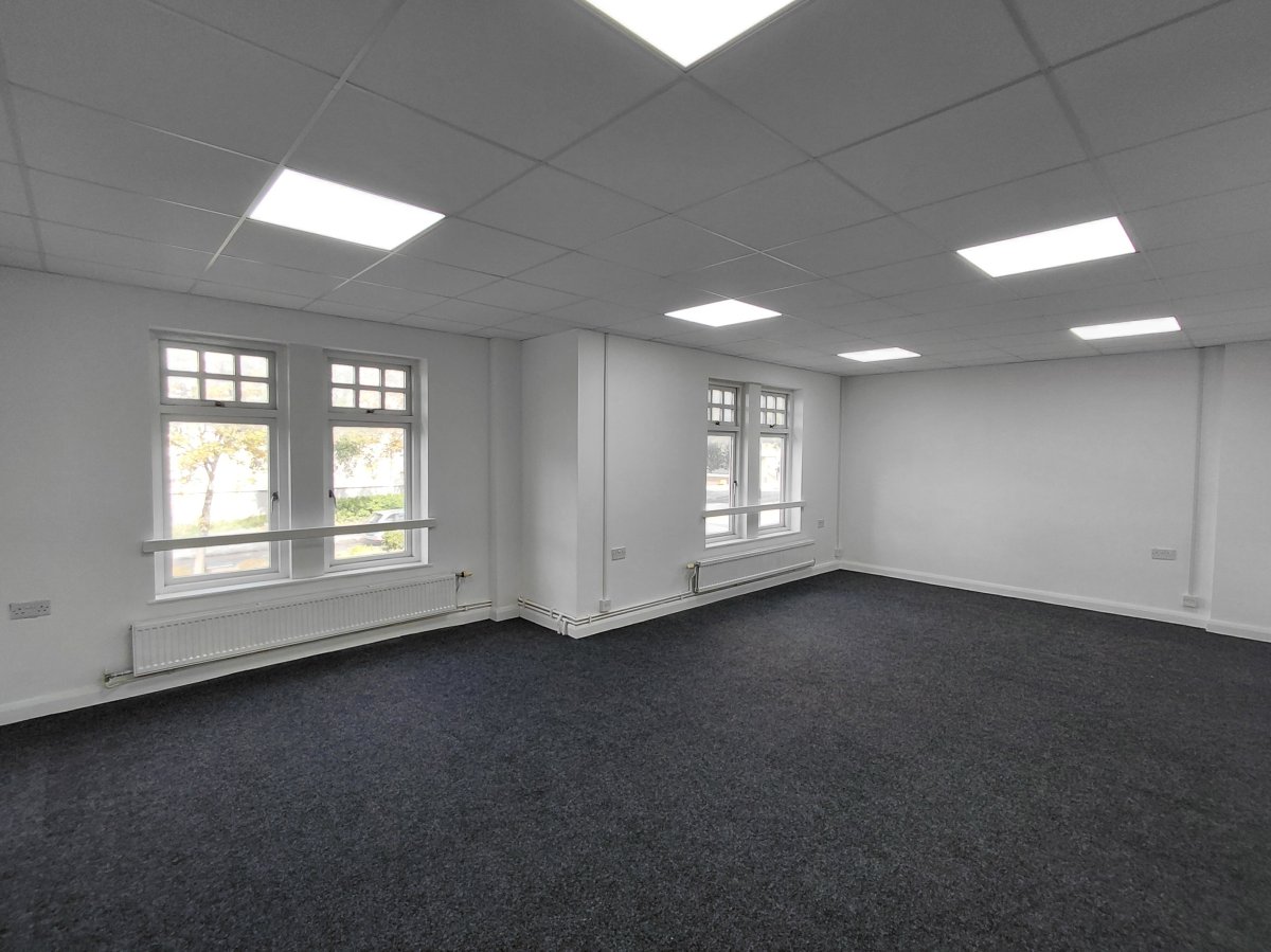 Office in Croydon - photo 2