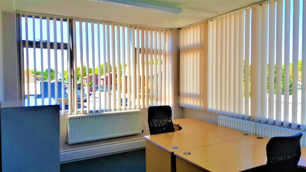 Office in Romford - photo 4