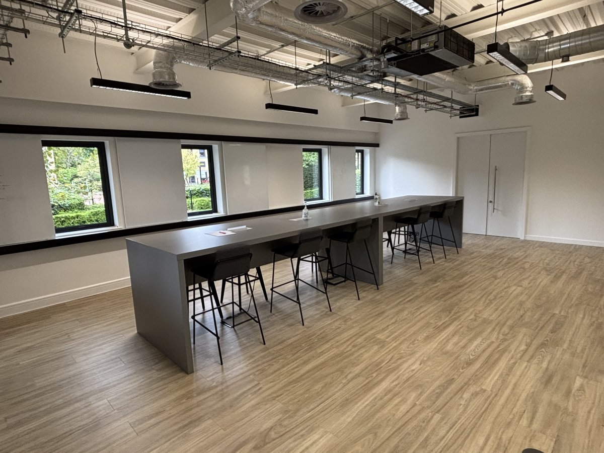 Office in Elland - photo 3