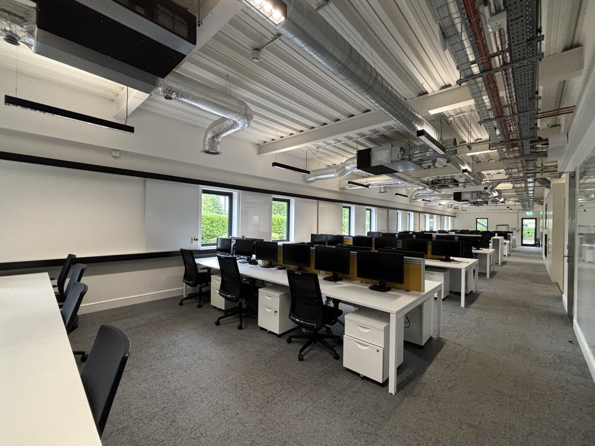 Office in Elland - photo 4