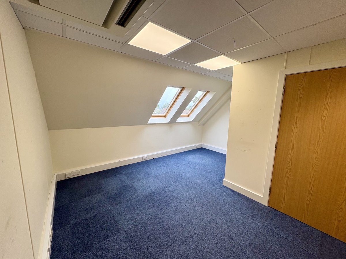 Office in Fareham - photo 2