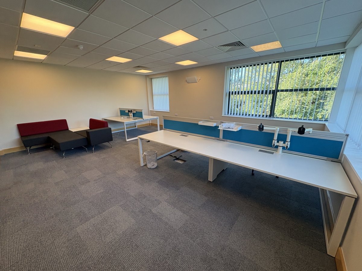 Office in Totton - photo 2