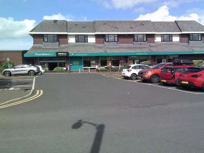 Retail/Shop in Mold - photo 2