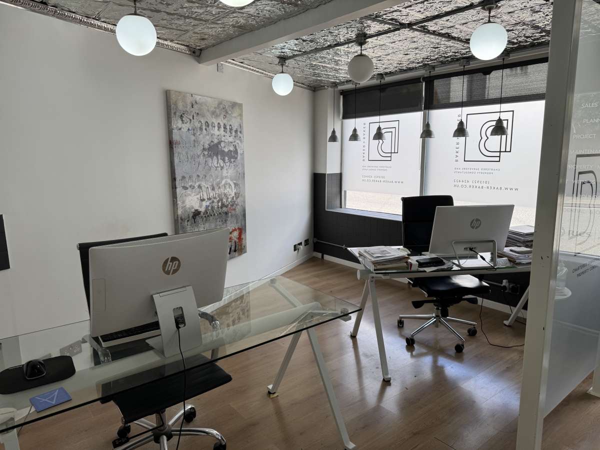 Retail/Shop in Exeter - photo 2