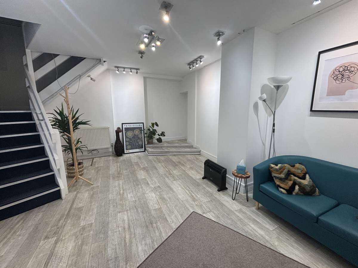 Retail/Shop in Brighouse - photo 2