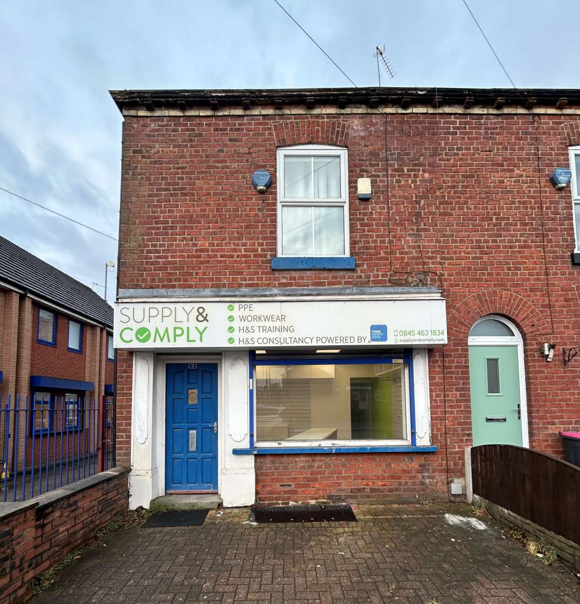 Retail/Shop in Swinton - photo 2