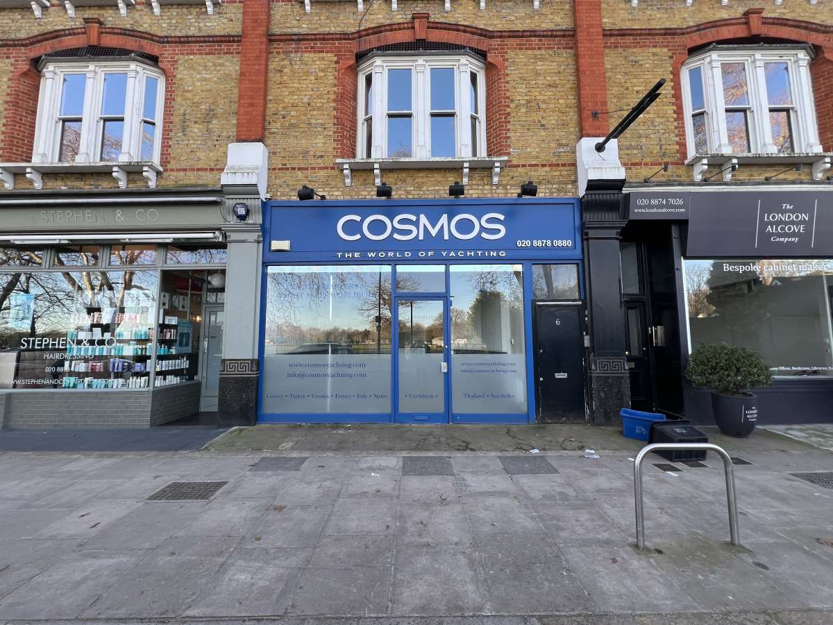 Retail/Shop in London - photo 2