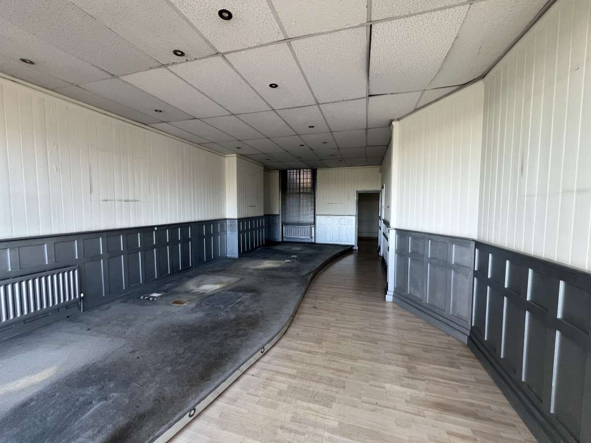 Retail/Shop in London - photo 3