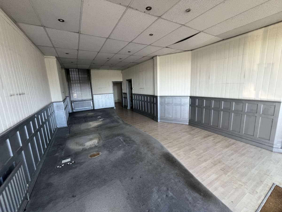 Retail/Shop in London - photo 4