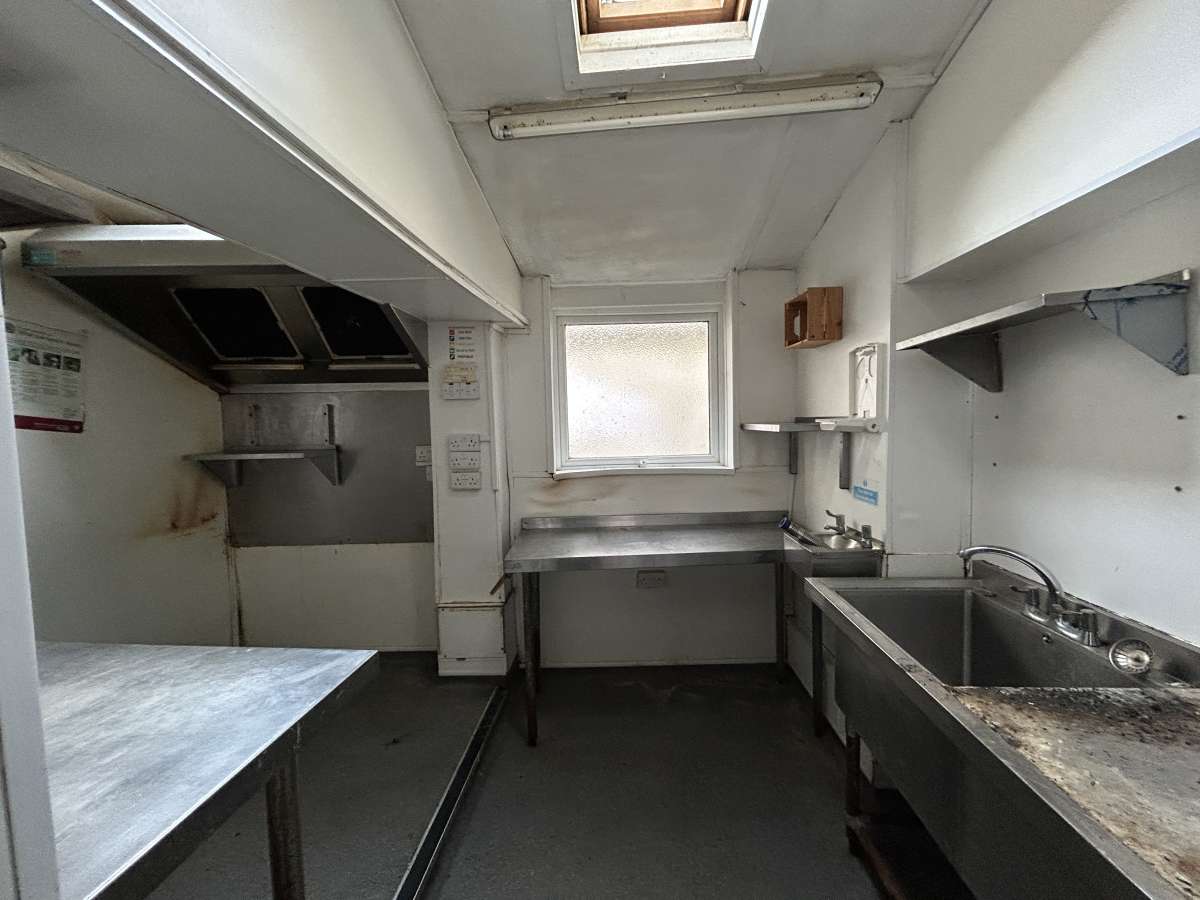 Retail/Shop in Falmouth - photo 3