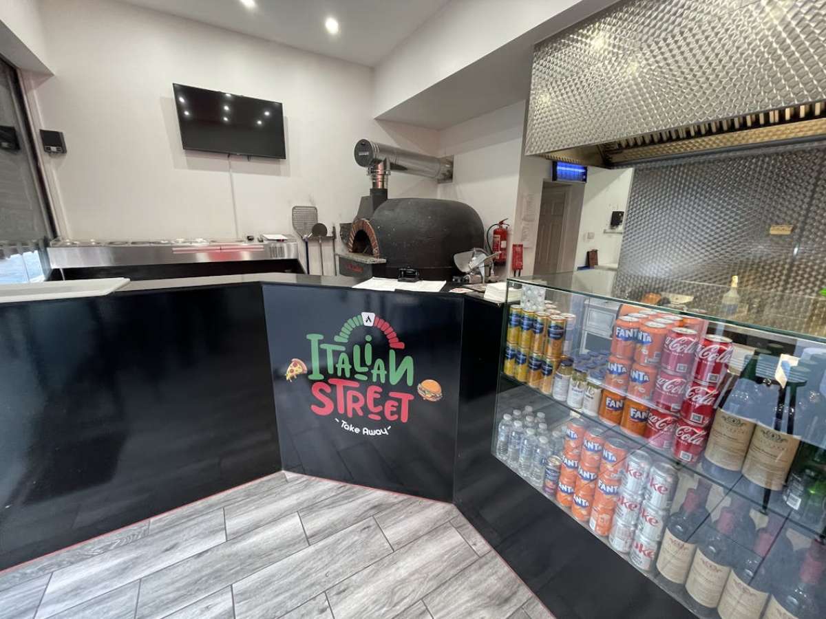 Retail/Shop in Bournemouth - photo 2