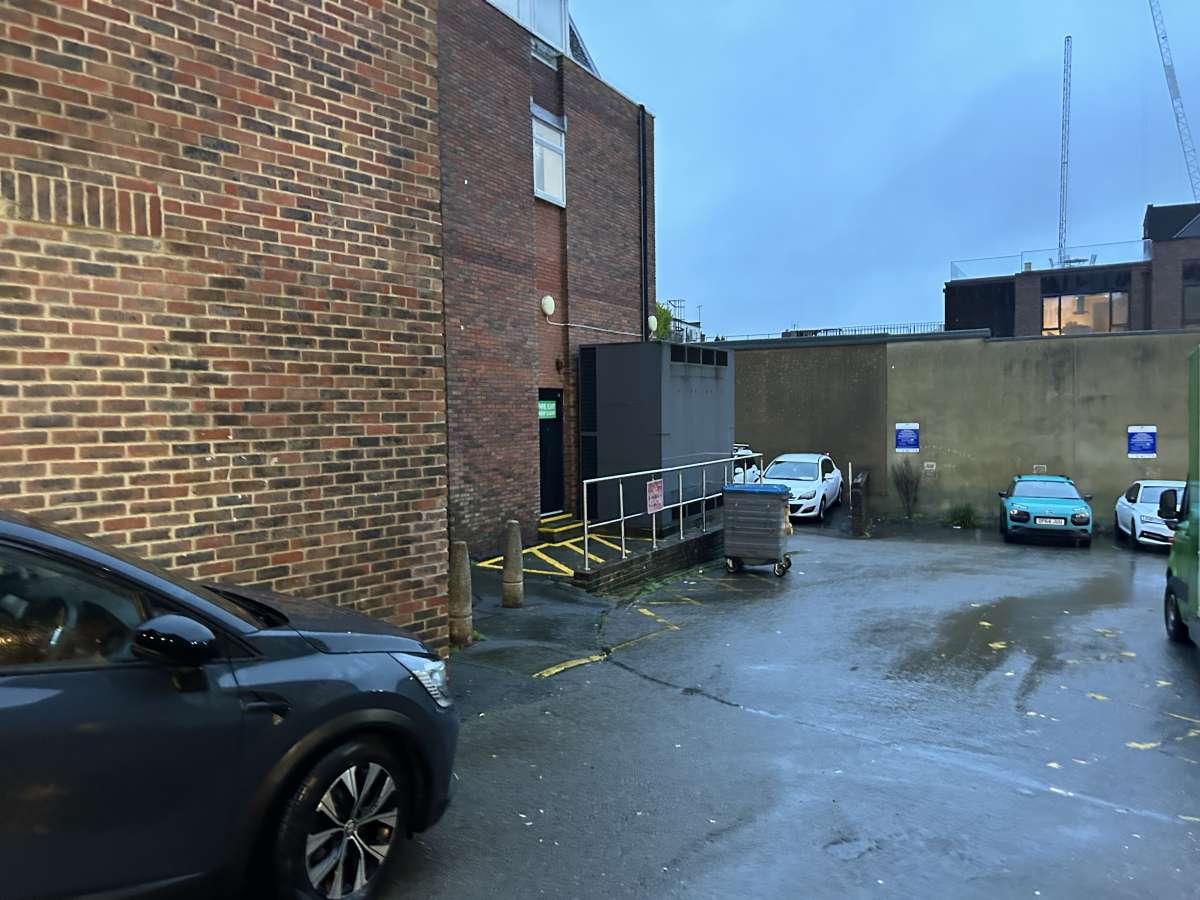 Retail/Shop in Sevenoaks - photo 2