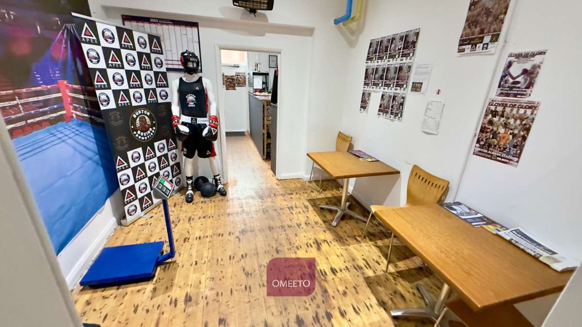 Retail/Shop in Burton On Trent - photo 3