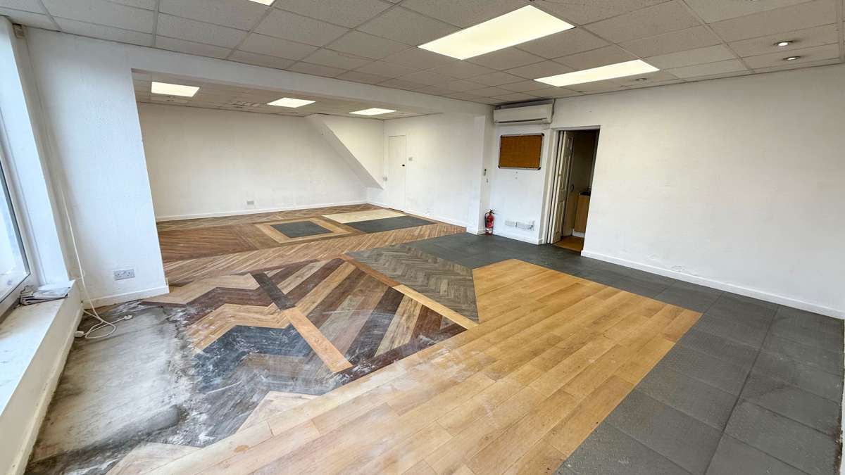 Retail/Shop in Beeston - photo 3