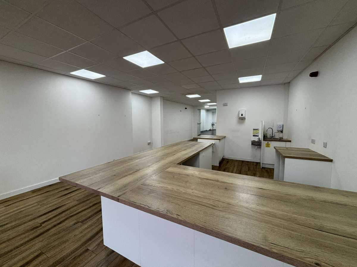 Retail/Shop in Aberdeen - photo 2