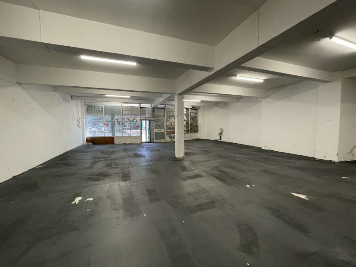 Retail/Shop in Holloway - photo 4