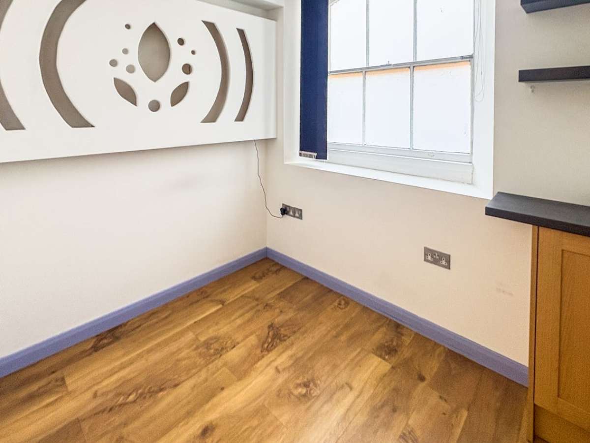 Retail/Shop in Bere Regis - photo 4