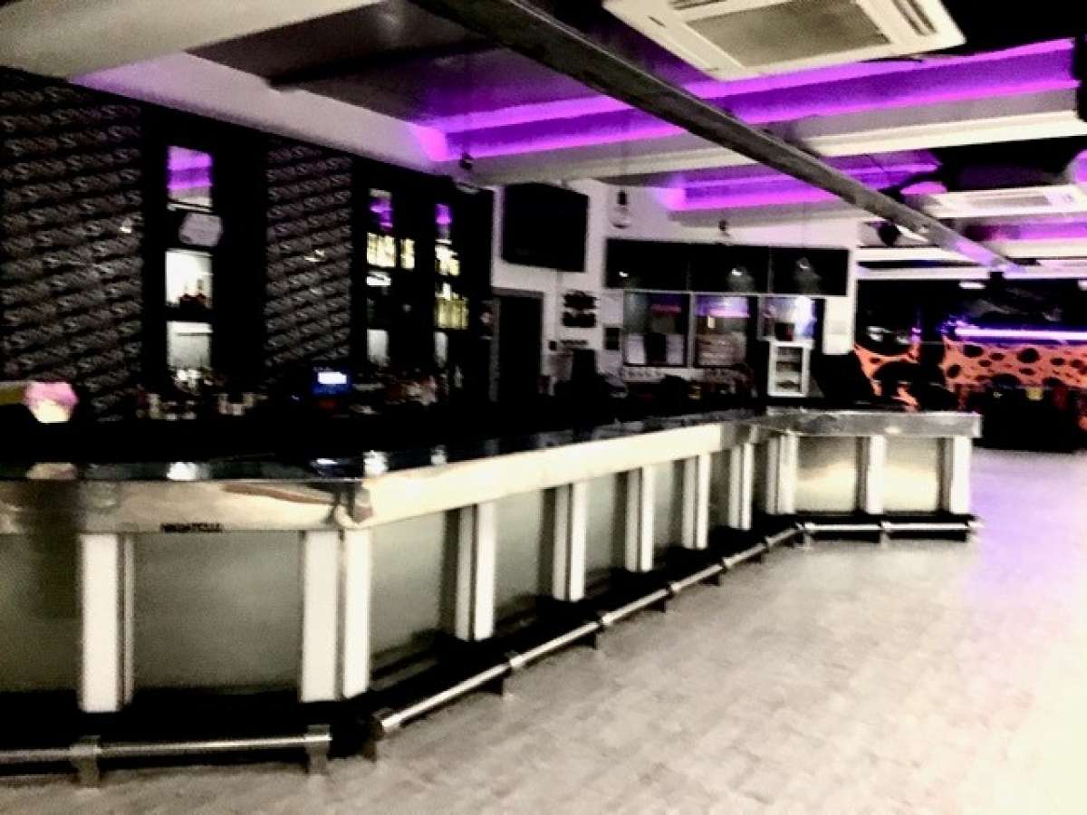 Retail/Shop in Plymouth - photo 2